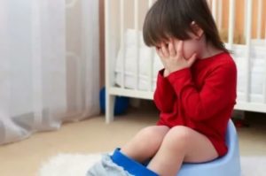 Проблемы со стулом у ребенка, что делать?