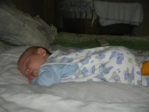 Ребенку 3 месяца, много спит, очень мало ест