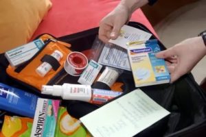 Какие препараты следует взять с собой в поездку за границу?