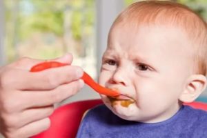 Ребенок отказывается есть с ложки