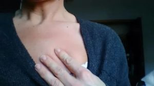 Припухлость над грудью