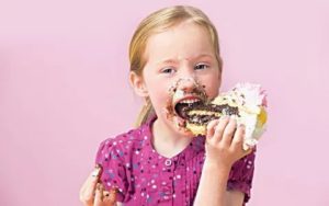 Ребенок ест только сладкое