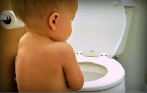 Ребенок плохо ходит в туалет и мало кушает