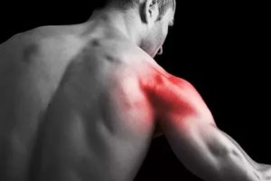 Болит плечо после тренировки