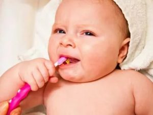 Как отличить кашель от слюней у ребенка?
